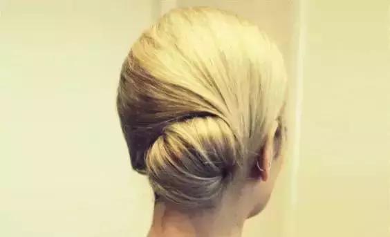 分享3种洋气减龄的扎发造型,俏皮可爱的侧扎发