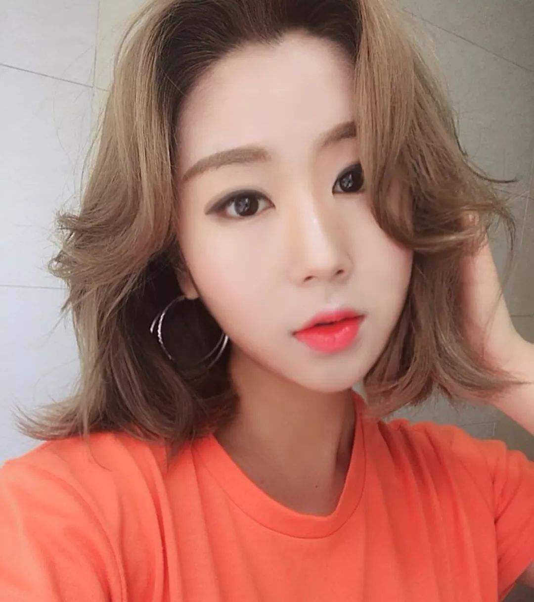 今年很流行的齐脖短发超显脸瘦的,超好看的齐肩短发