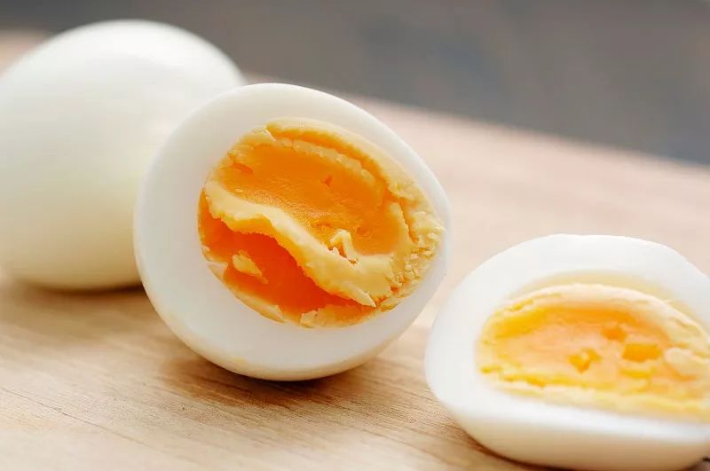 五黑鸡蛋与绿壳鸡蛋怎么区别,绿壳鸡蛋都是散养的鸡下的吗