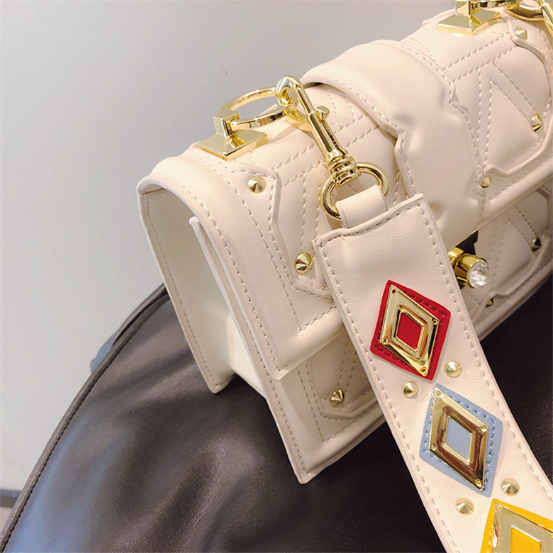 讨好女朋友的100种方法,讨好女朋友的一百种方法