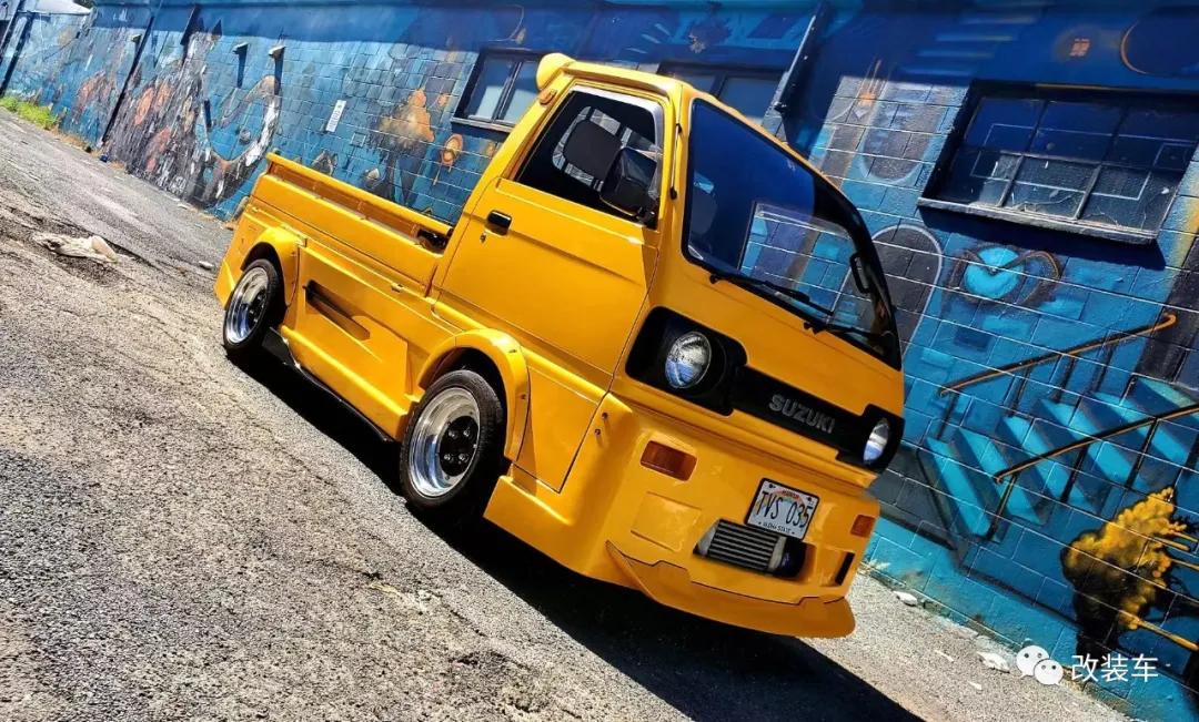 中置四驱五速手动的双门超跑,今晚我在秋名山等你