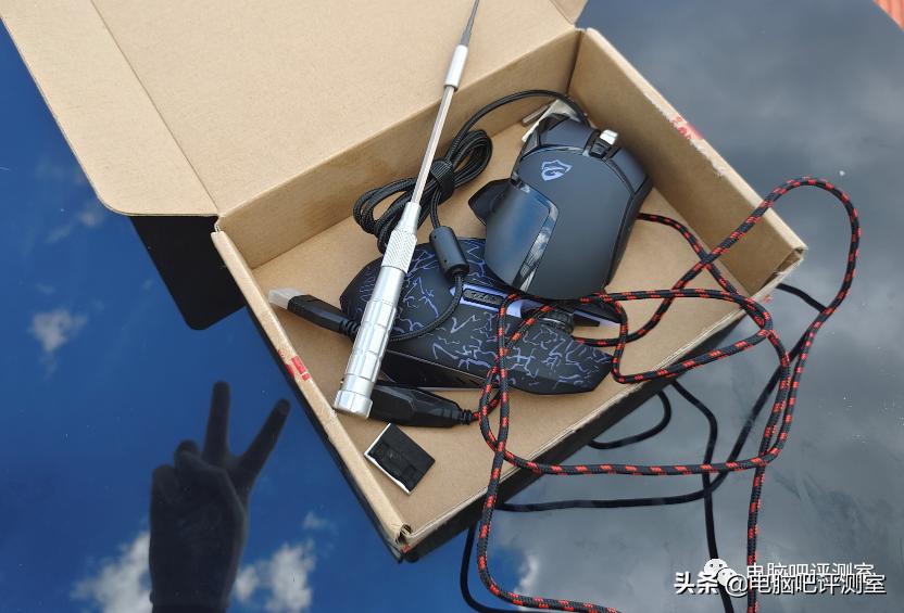 英菲克50块左右的鼠标,十五块钱的英菲克鼠标