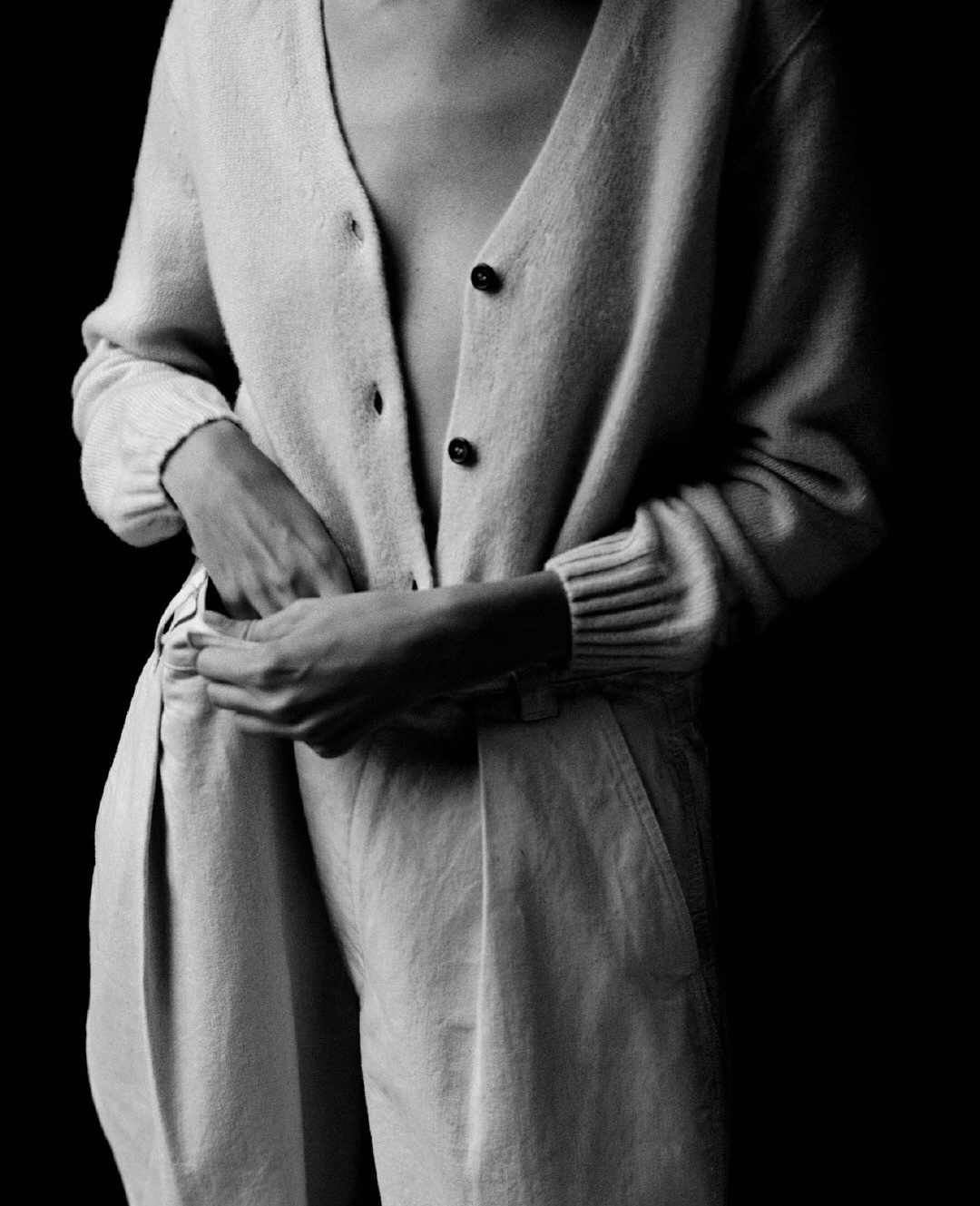 完美通勤穿搭｜18个性冷淡风极简主义品牌