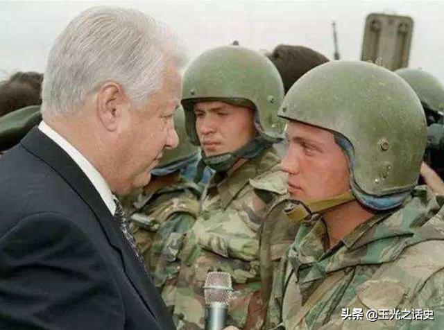 和德国纳粹不共戴天的俄罗斯，为什么有“光头纳粹”?