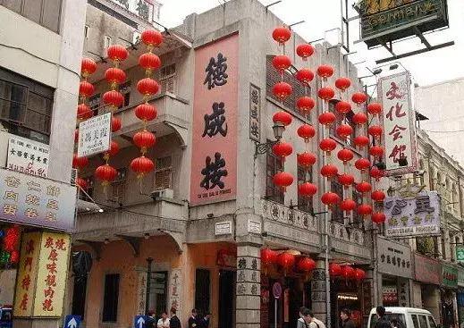 在澳门重生的当铺，收割了赌徒们的血泪与疯狂