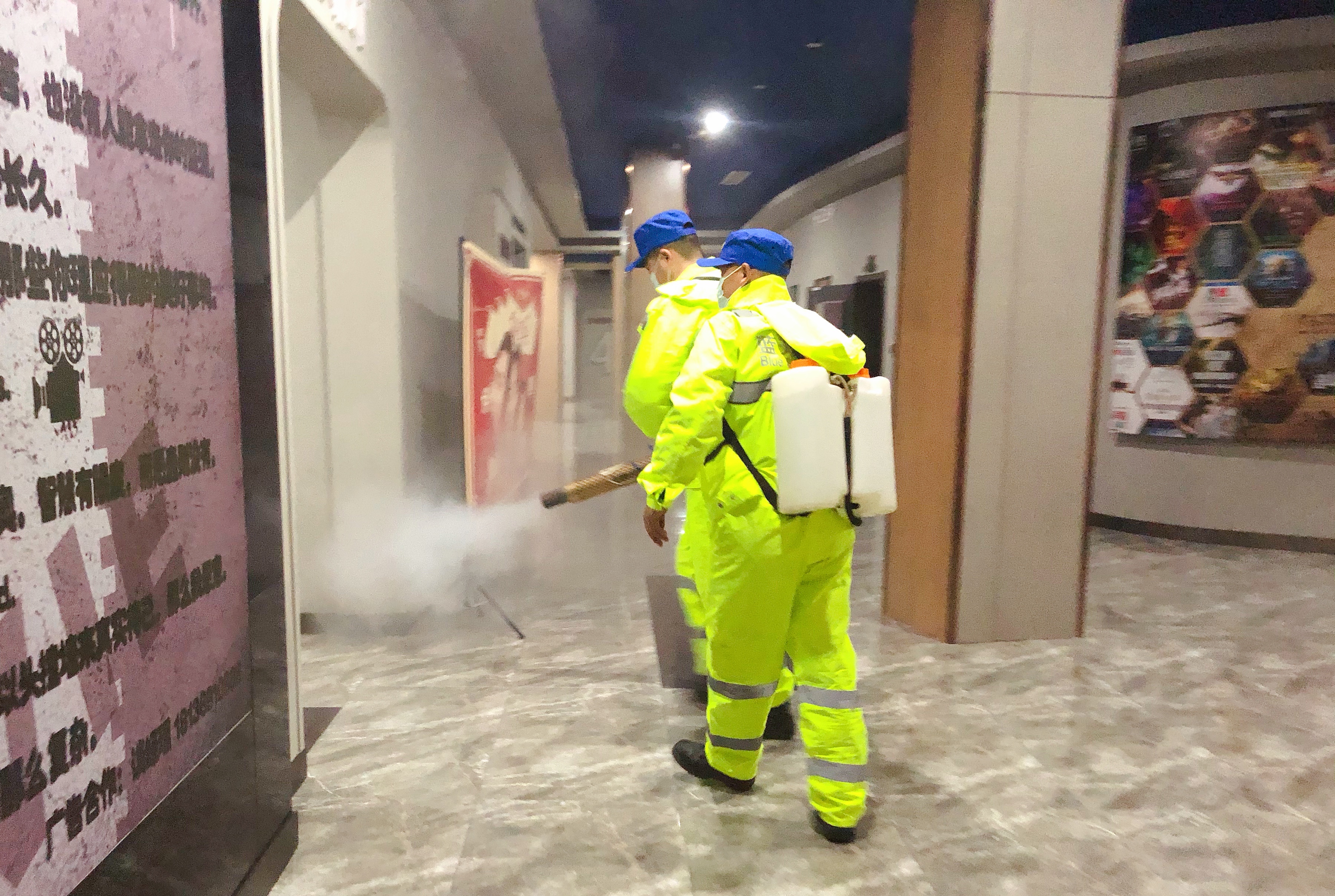 “硬核”防护|溧阳蓝天救援队助力嘉丰影院开启全面消杀工作