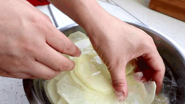 土豆怎么炸薯片简单又香脆,土豆薯片怎么炸才能又酥又脆