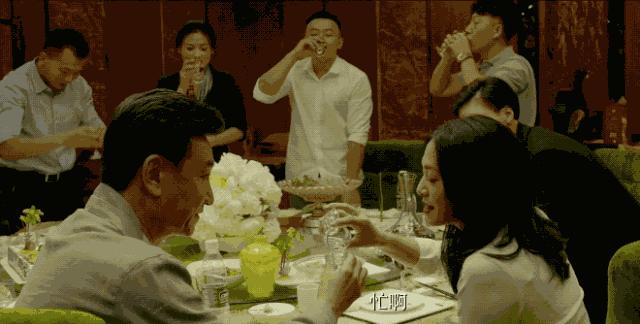 丈夫埋怨媳妇儿花钱多,老公指责妻子生活费多