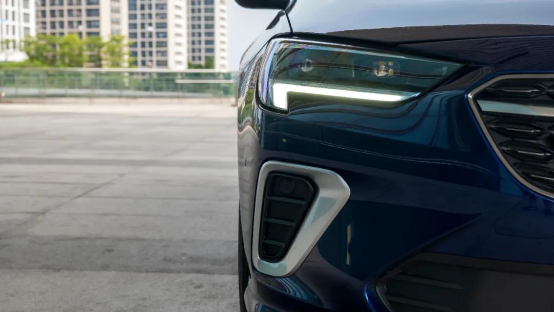 试驾君威2015款gs纵情运动版,君威gs山路试驾