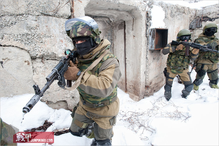 毛熊作战服,毛熊的所有装备