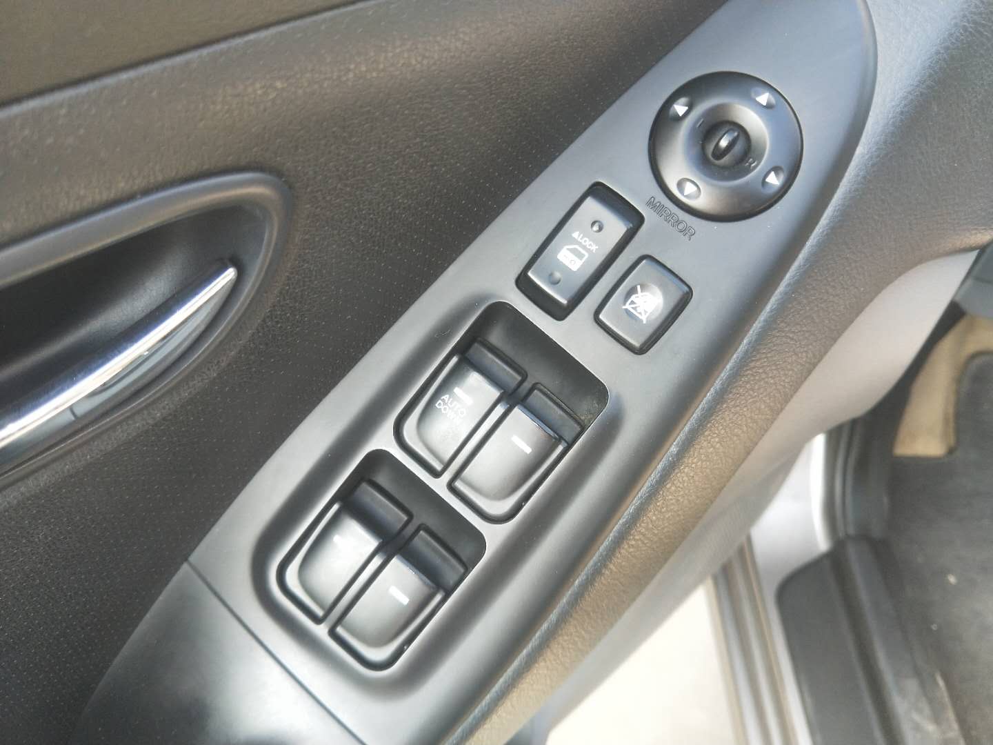 8年2万公里二手车,二手08款自动悦动1.8多少钱