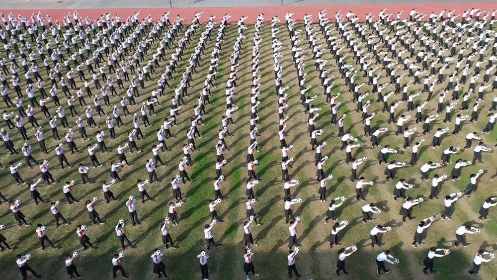 小学校园足球比赛的超燃时刻,漯河小学足球比赛的视频