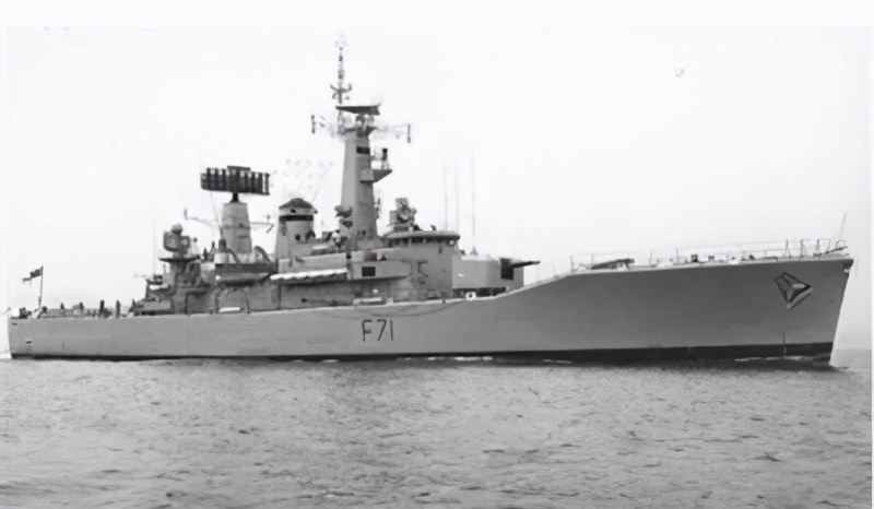 为了鳕鱼，这个弹丸小国和英国皇家海军打了三仗，居然都赢了