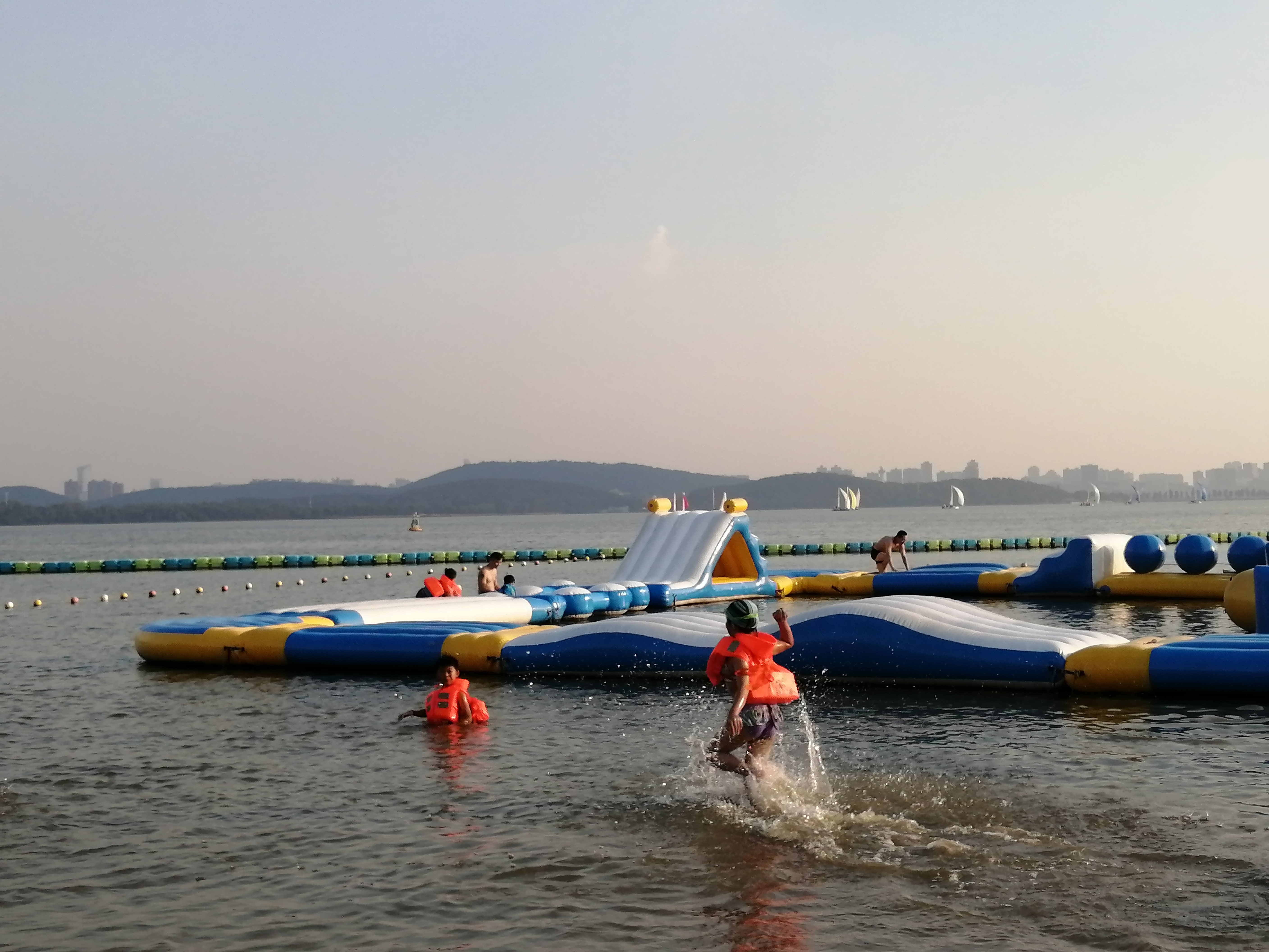 武汉漫步东湖视频,漫步东湖绿道