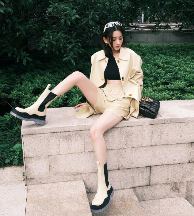 马丁靴穿起来不好看,马丁靴平底不增高百搭