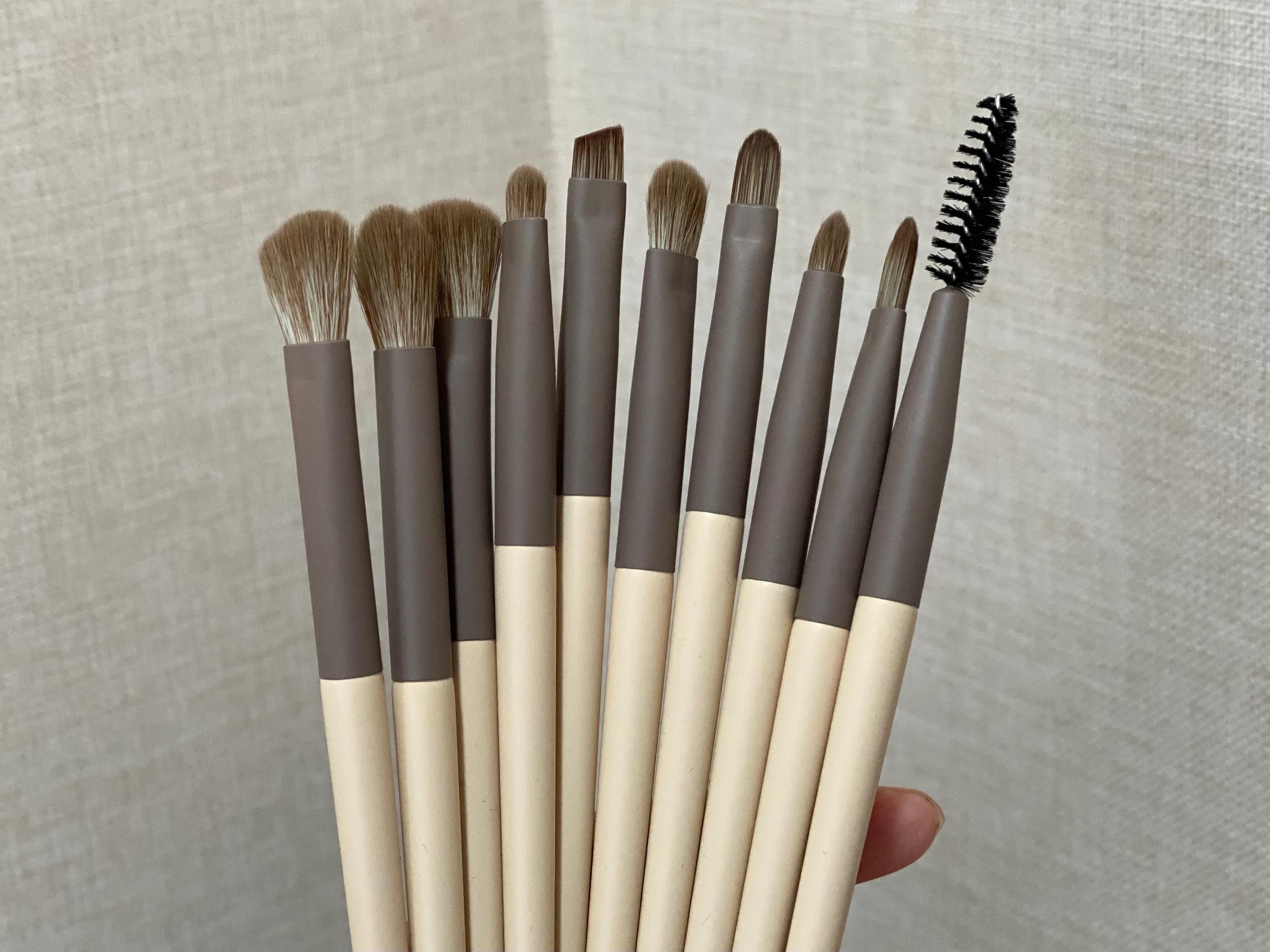 单支白色化妆刷,便携小平价定制初学者化妆刷