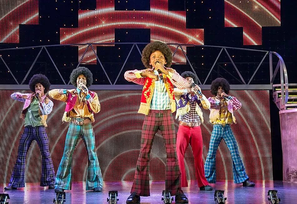 听迈克尔杰克逊的歌看乔丹打球,还会有人在听迈克尔杰克逊吗