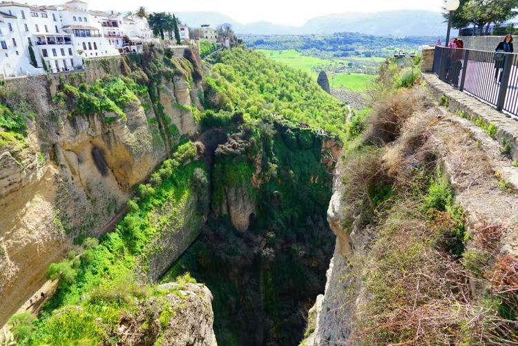 葡萄牙和西班牙哪个值得旅游,西班牙和葡萄牙旅游区别