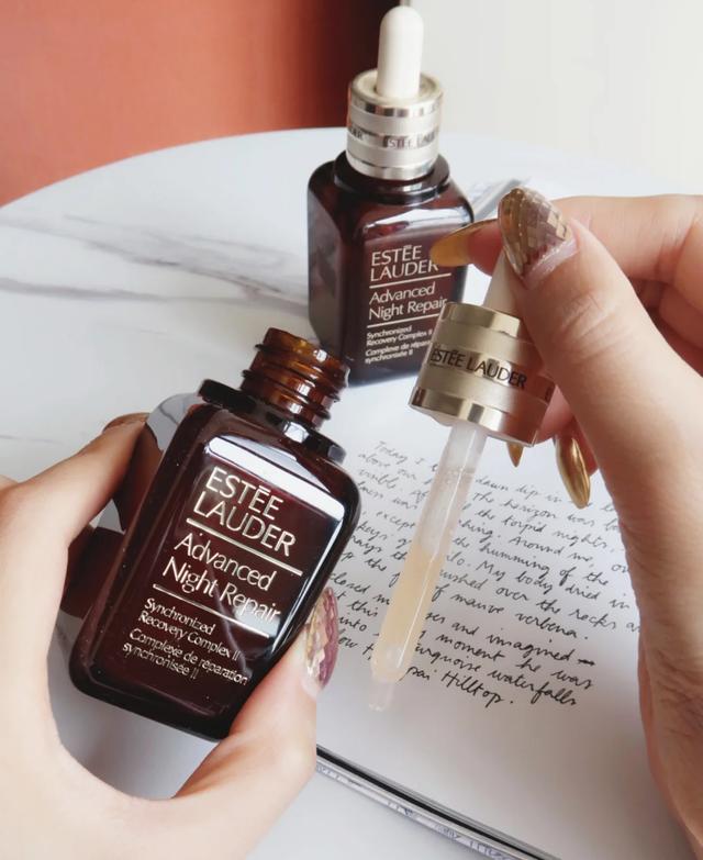 雅诗兰黛的爆款是哪个,雅诗兰黛里面哪些护肤品值得入手