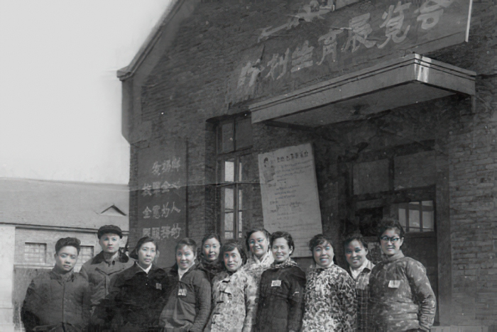 一群农民为了生儿子违反计划生育，攻打县医院，40名护士被抓