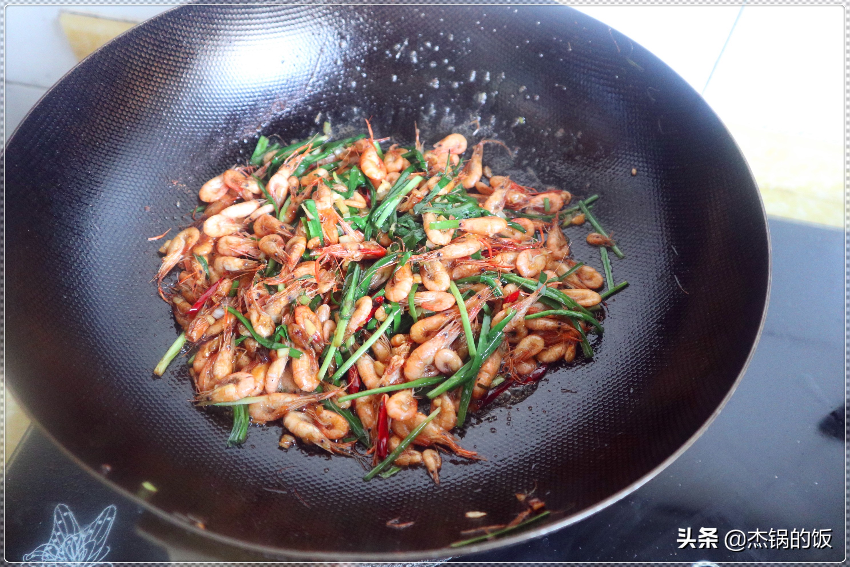 重庆韭菜炒河虾的正确做法,韭菜炒河虾这个组合你一定没见过
