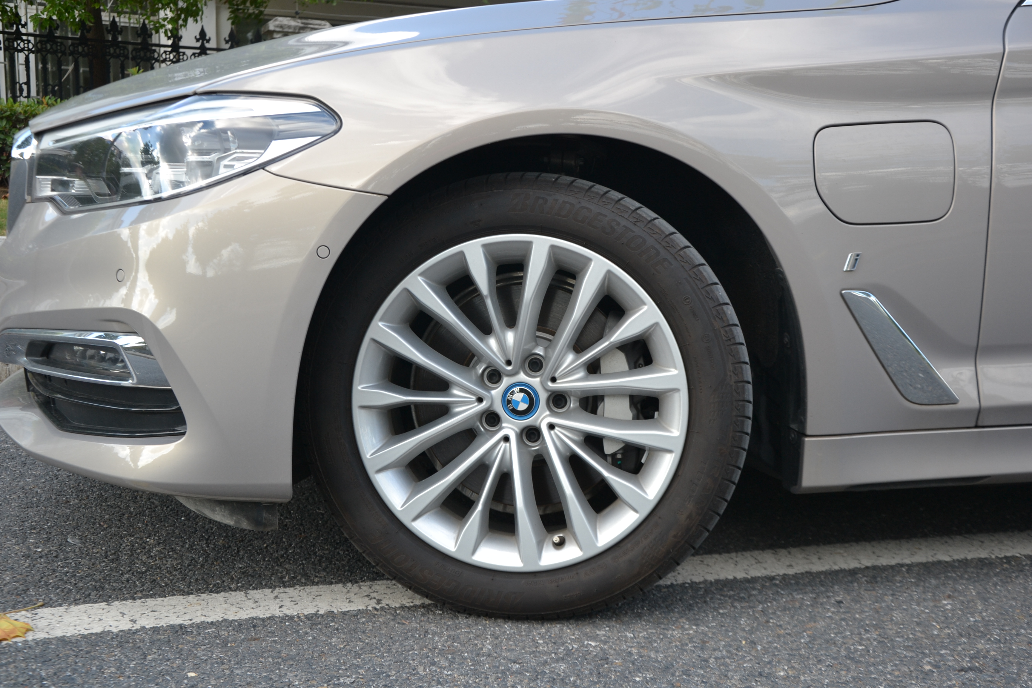 宝马530le混动可以边跑边充电吗,宝马530le新能源驾驶感受