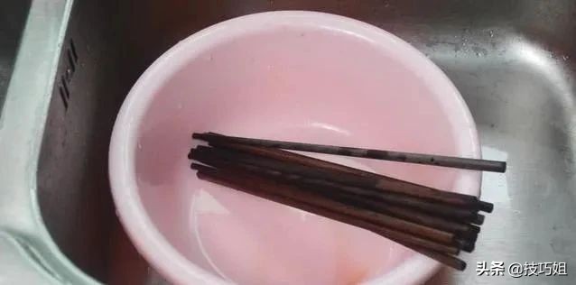 筷子发霉别乱扔简单处理一下,筷子发霉教你如何彻底清洗
