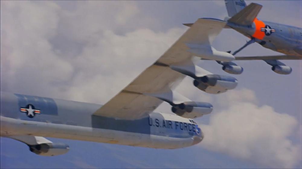 b52轰炸机坠落的视频,b52轰炸机坠毁讲解