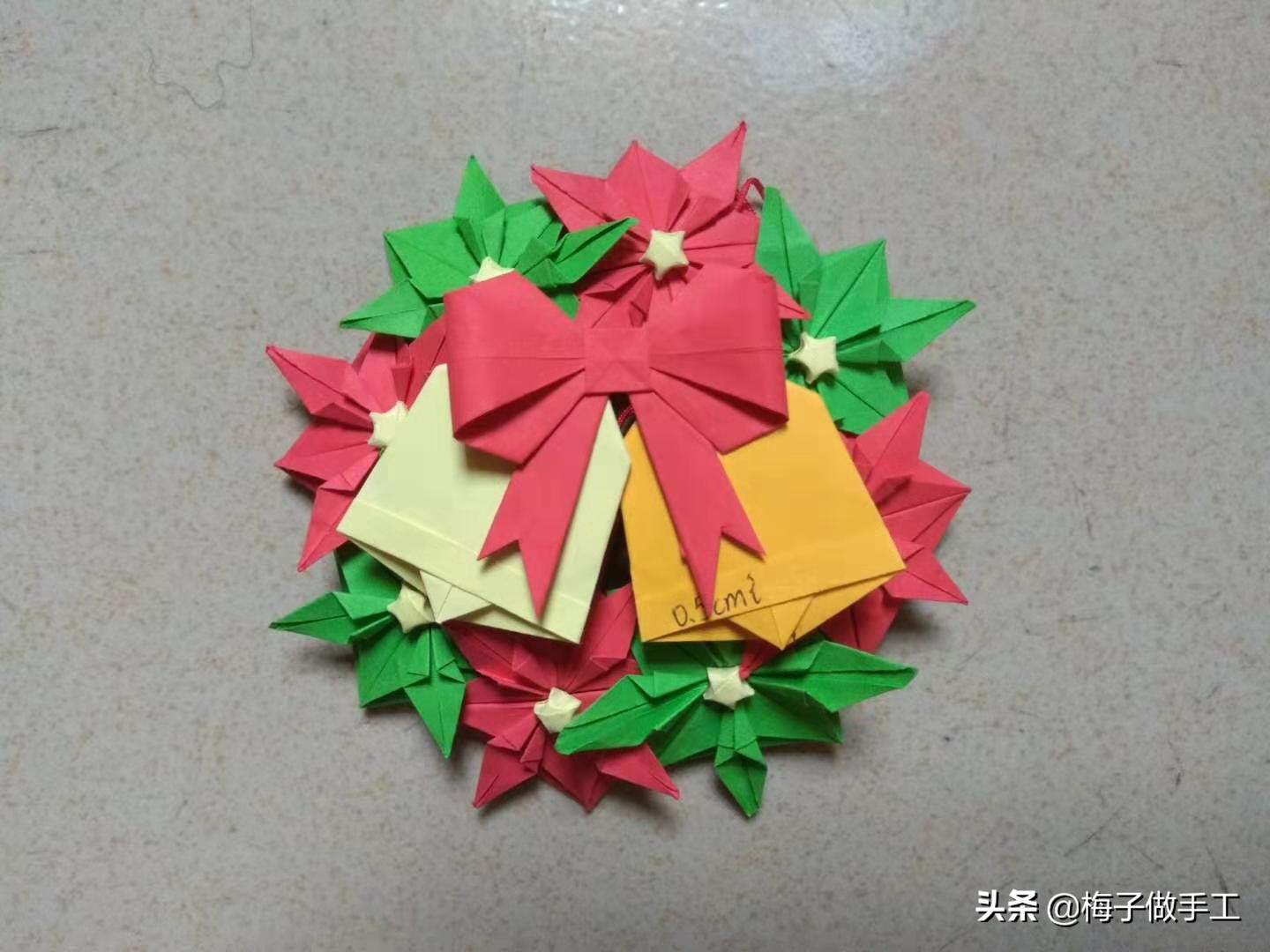 风铃折纸怎么折用做生日礼物,纸做圣诞节礼物圆筒是怎么折的