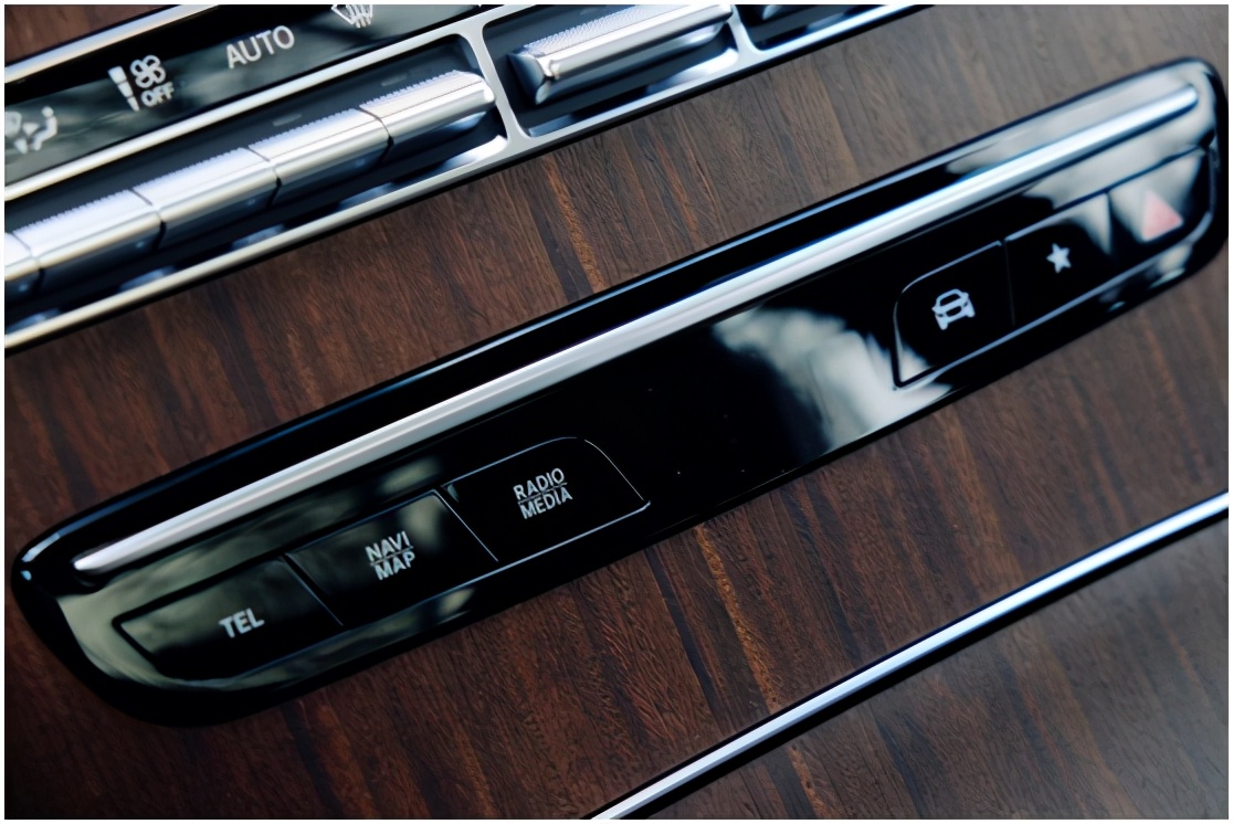 深度试驾奔驰glk300,24款奔驰glc300l豪华7座试驾