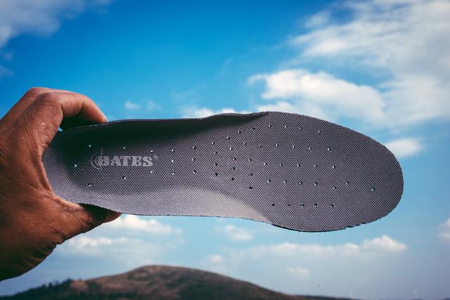 户外达人日常通勤穿的战术靴——体验BATESGX-4（E2266）战术靴