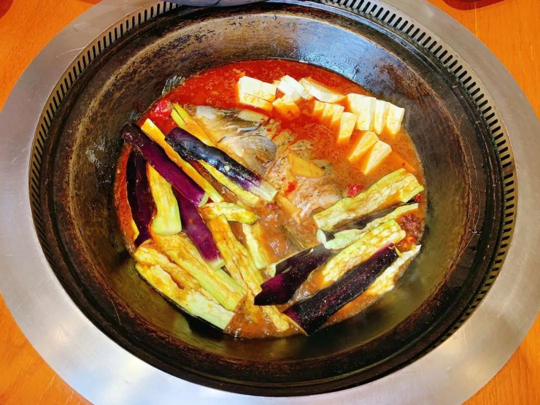 东北纯正灶台铁锅,正宗东北柴火铁锅