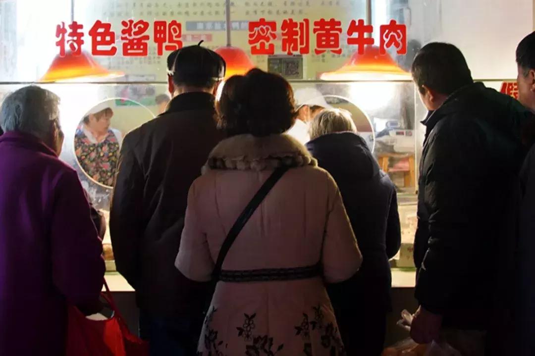 年味｜带上小拖车跟我走！这里买年货实惠好吃