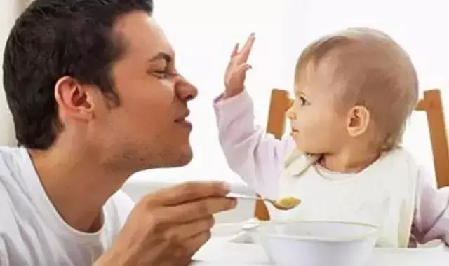 宝宝恋奶了怎么办,宝宝太恋奶怎么办