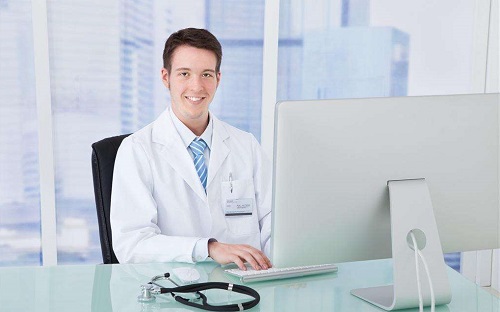 狗狗绝育后拉稀拉血,狗狗吐黄水拉稀带血