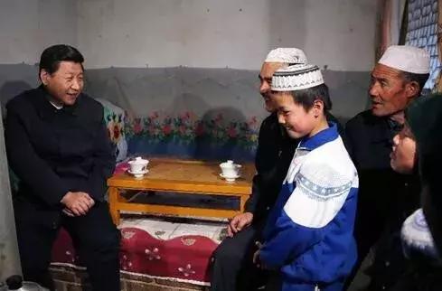 毛主席率红军长征翻过六盘山，习*平近**总书记叮嘱让这里的群众尽早脱贫