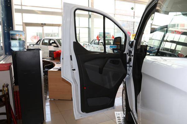 福特全顺2.0t柴油几个油,福特全顺2.0tecoboost汽油发动机