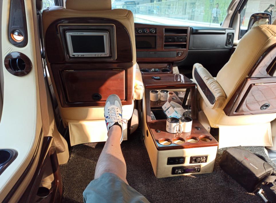 和埃尔法抗衡的保姆车,一百多万的保姆车埃尔法