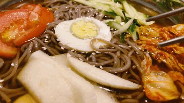 学生时代勾你馋虫的街边店，你和它上一次见面隔了几年？