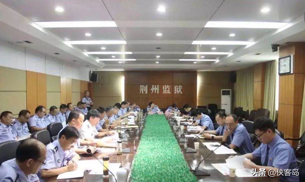 黑老大出狱想重新生活,黑老大出狱想做好人