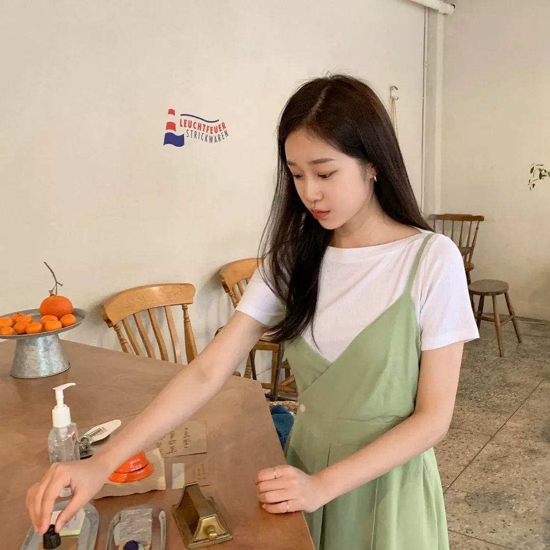 泫雅牛油果绿两件套,泫雅牛油果绿穿搭