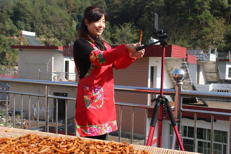 谢海燕把红薯做成甜蜜事业