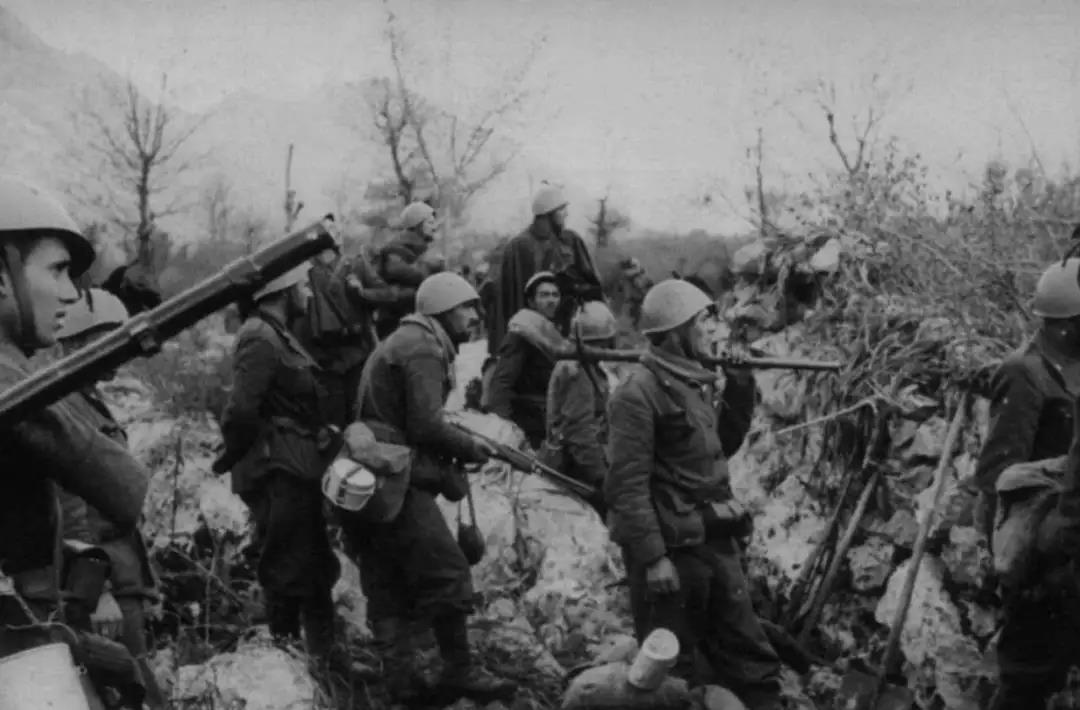 刺杀*党**卫军上将-曾经热血的捷克伞兵