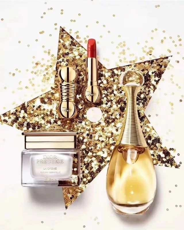 不倒翁女孩最近火了,不倒翁女子抖音