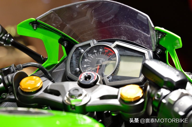 川崎zx-25r与川崎ninja400哪个快,川崎四缸忍者zx-25r配置大揭秘