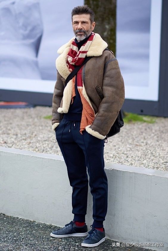 羊绒夹克外套怎么搭配好看,麂皮绒夹克外套怎么搭配