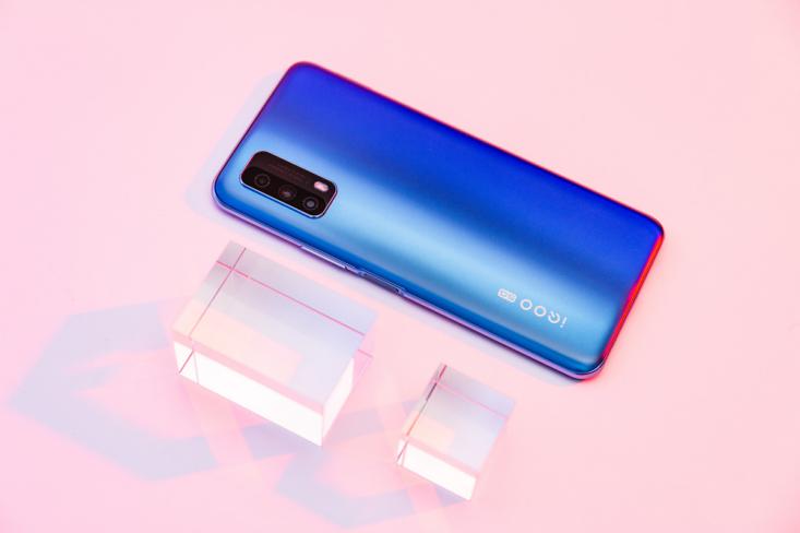 凌乱的桌面不好找应用?iQOOZ1x抽屉模式见招拆招