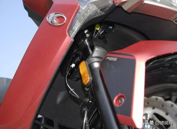 tr400cc踏板车,铃木汉堡人400cc踏板车