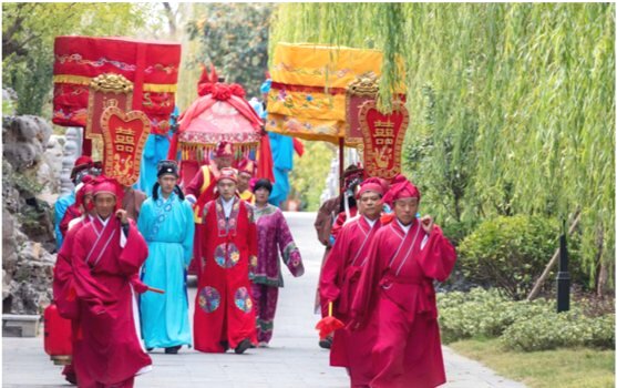 坐富贵、交杯酒,现代很多迎亲礼仪,竟能在宋明清婚礼中见到