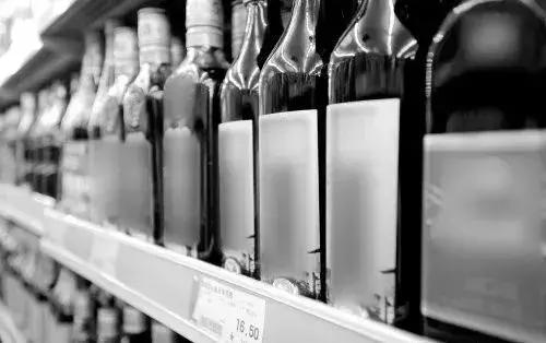 喝酒和香烟哪个致癌危害更大,喝酒致癌为啥还有那么多人喝茅台